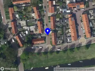 Ambulance met grote spoed naar de Berkenweg in Roelofarendsveen