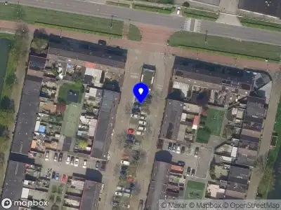 Ambulance met grote spoed naar de Slangenburgweg in Rotterdam