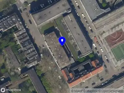 Ambulance met grote spoed naar de Schaepmanstraat in Rotterdam