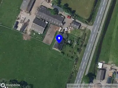 Ambulance met grote spoed naar de Zijdeweg in Oud-Alblas