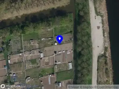 Brandweer met gepaste spoed naar de Schansdijk in Zevenbergen vanwege stormschade