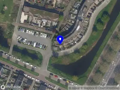 Ambulance met grote spoed naar de Engelsche Boomgaert in Vlaardingen
