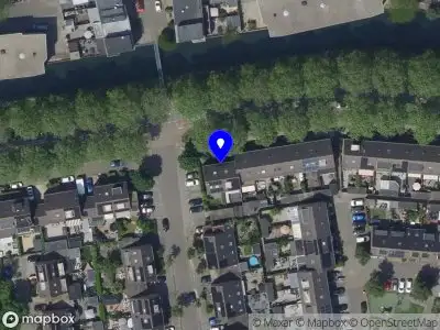 Ambulance met grote spoed naar de Berlage-erf in Dordrecht