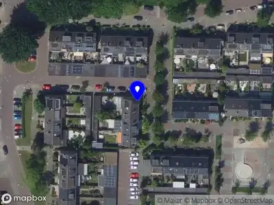 Ambulance met grote spoed naar de Lariksstraat in Dordrecht