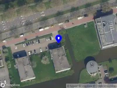 Ambulance met grote spoed naar de Hoofdweg in Rotterdam