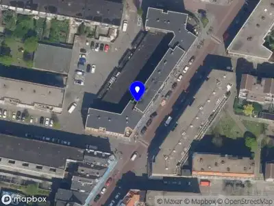 Ambulance met gepaste spoed naar de Crooswijkseweg in Rotterdam