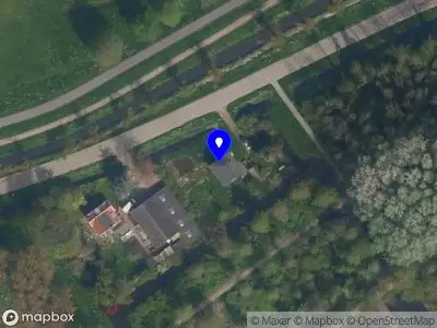 Ambulance met grote spoed naar de Wollefoppenweg in Rotterdam