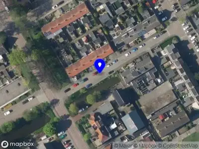 Ambulance met grote spoed naar de Van Raephorststraat in Leidschendam