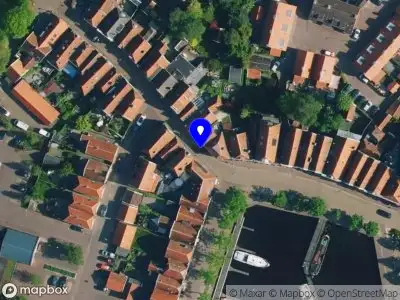 Brandweer met grote spoed naar de Kuinderstraat in Blokzijl vanwege stankoverlast