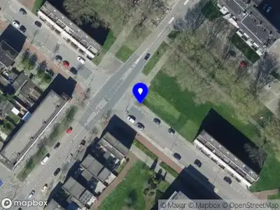 Ambulance met gepaste spoed naar de Digna Johannaweg in Hoogvliet Rotterdam