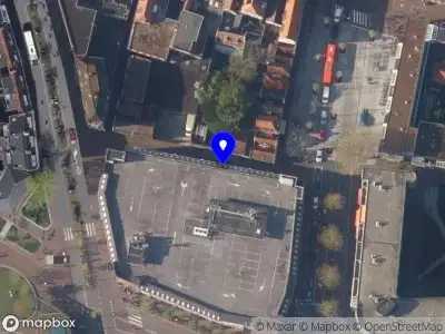 Ambulance met gepaste spoed naar de Kaardesteeg in Leiden