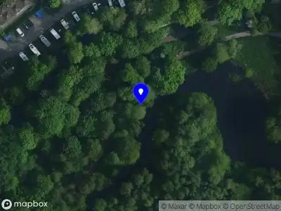 Ambulance met grote spoed naar de Loosdrechtdreef in Amsterdam