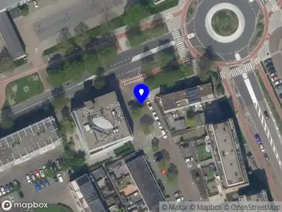 Ambulance met grote spoed naar de Rotterdamseweg in Vlaardingen