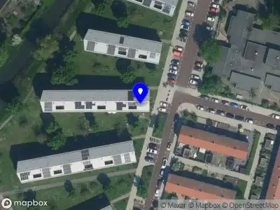 Ambulance met grote spoed naar de Frambozenstraat in Amsterdam