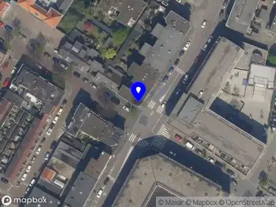 Ambulance met gepaste spoed naar de Gedempte Biersloot in Vlaardingen