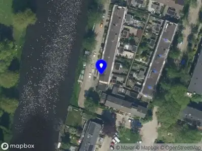 Ambulance met grote spoed naar de Koolmeeskade in Wormerveer