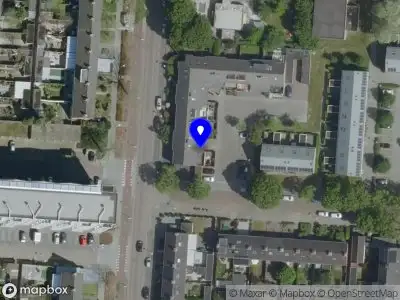 Brandweer met grote spoed naar de Helenahof in Eindhoven vanwege voertuigbrand