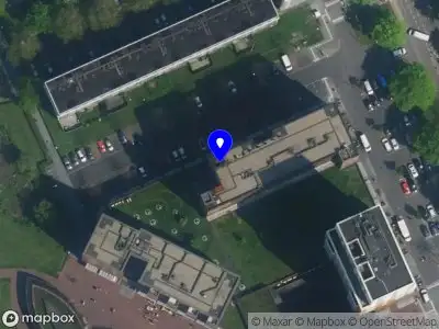 Ambulance met grote spoed naar de Beverwijkstraat in Amsterdam