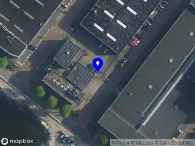 Brandweer met gepaste spoed naar de Displaystraat in Amsterdam vanwege brand