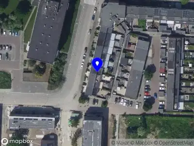 Ambulance met grote spoed naar de Cornelis Trompweg in Dordrecht