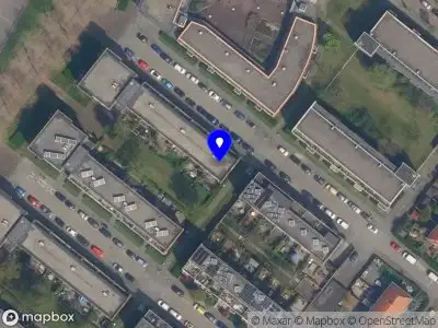 Ambulance met grote spoed naar de Nagelkruidstraat in Rotterdam