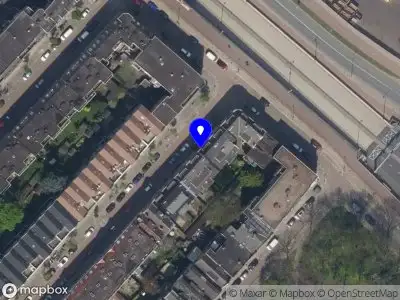 Ambulance met grote spoed naar de Pompstraat in Rotterdam