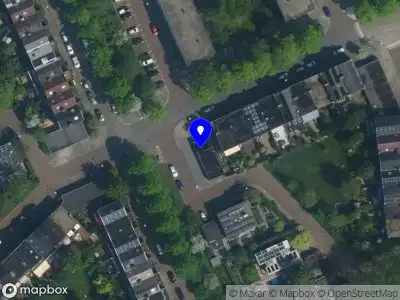 Ambulance met grote spoed naar de Gooiluststraat in Amsterdam