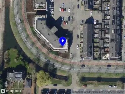 Ambulance met grote spoed naar de Cuypersdreef in Barendrecht