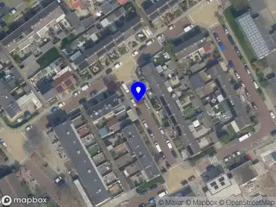 Ambulance met grote spoed naar de Van Wassenaerstraat in Maasdijk