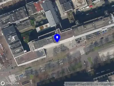 Ambulance met gepaste spoed naar de Westblaak in Rotterdam