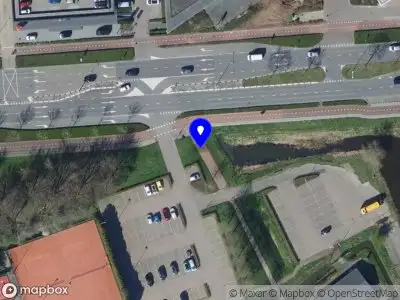Ambulance met grote spoed naar de Maaswijkweg in Spijkenisse