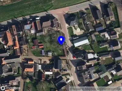 Brandweer met grote spoed naar de Dijkstraat in Kommerzijl vanwege waarnemen gaslucht