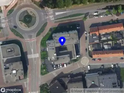 Ambulance met gepaste spoed naar de Stationsstraat in Roelofarendsveen