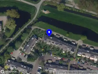 Ambulance met grote spoed naar de Lobeliadal in Leiden