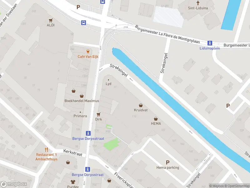 Ambulance met grote spoed naar de Streksingel in Rotterdam