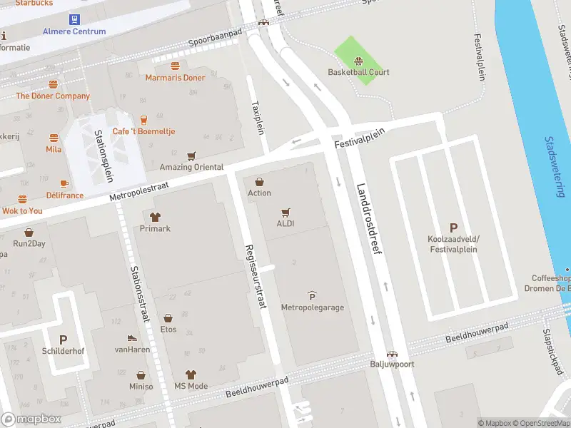 Brandweer met gepaste spoed naar de Regisseurstraat in Almere vanwege een liftopsluiting