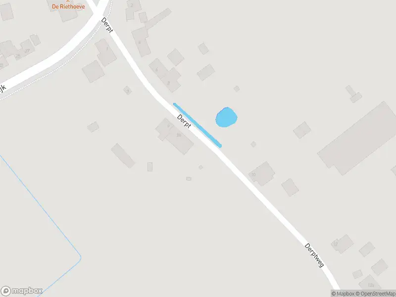 Brandweer met grote spoed naar de Derptweg in Vorstenbosch vanwege gebouwbrand