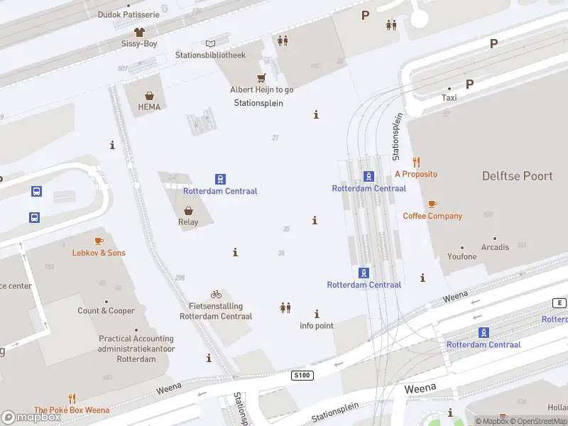Ambulance met gepaste spoed naar de Stationsplein in Rotterdam