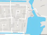 Politie naar de De Weermuur in Meteren vanwege personen te water