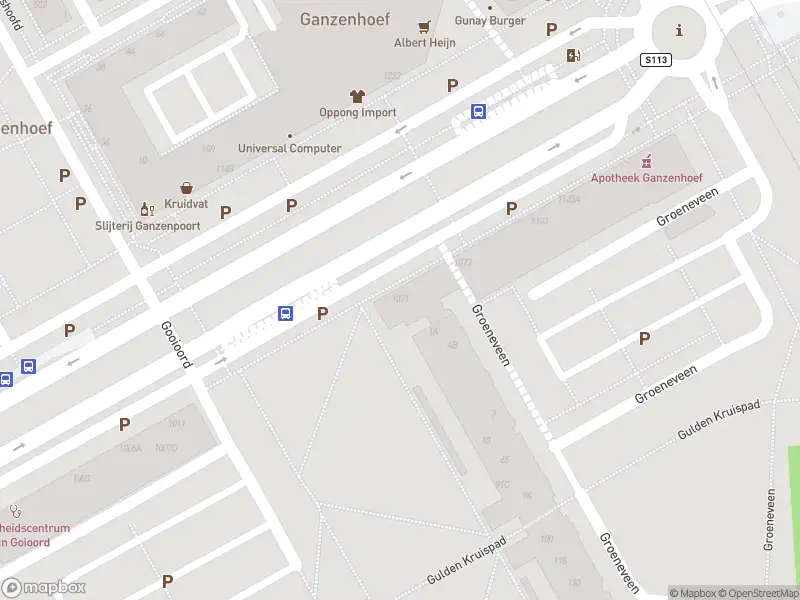 Ambulance met grote spoed naar de Bijlmerdreef in Amsterdam