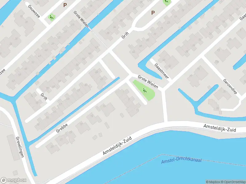 Ambulance met grote spoed naar de Grebbe in Uithoorn