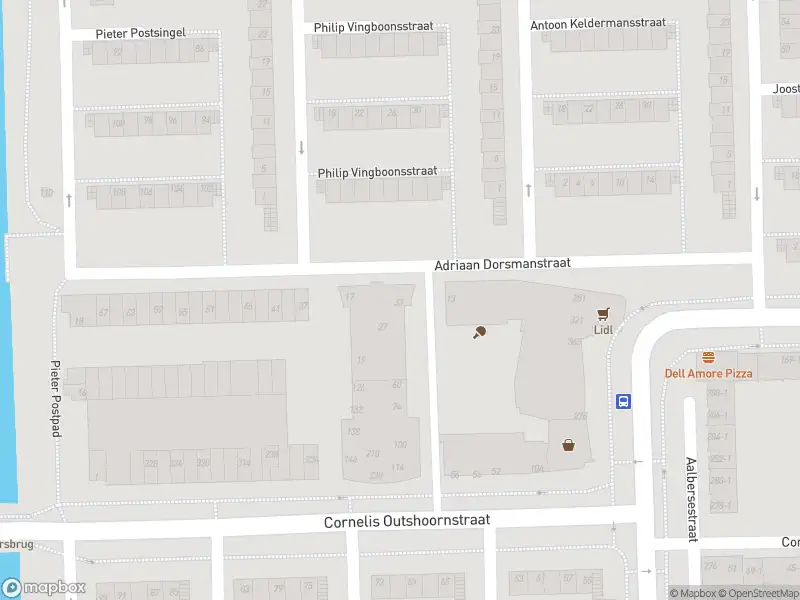 Ambulance met grote spoed naar de Adriaan Dorsmanstraat in Amsterdam