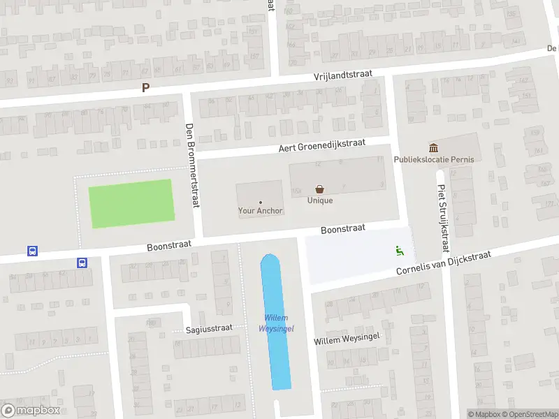 Ambulance met gepaste spoed naar de Boonstraat in Pernis Rotterdam