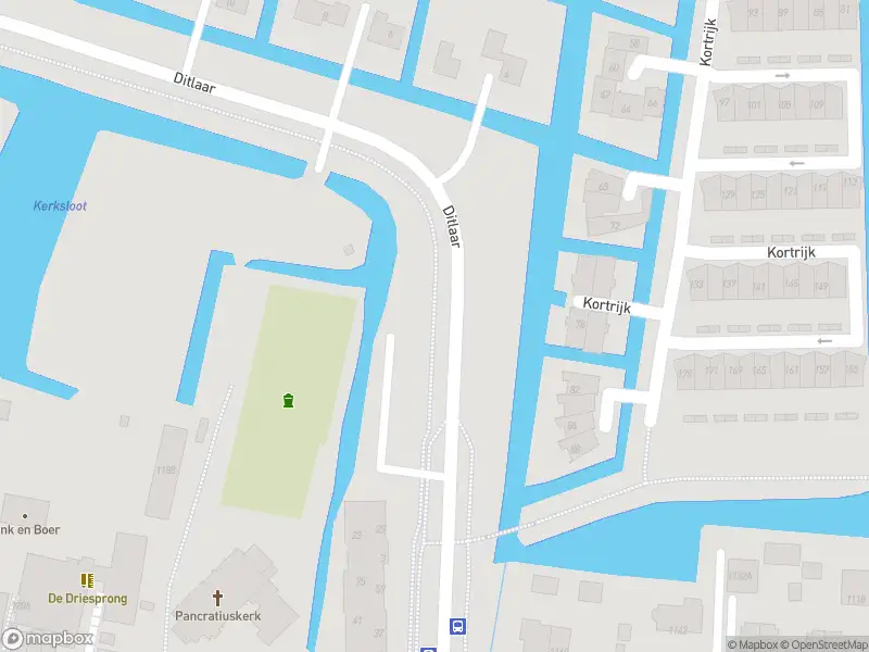 Ambulance met grote spoed naar de Ditlaar in Amsterdam