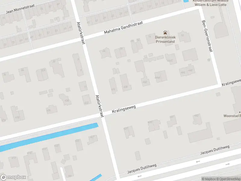 Ambulance met gepaste spoed naar de Kralingseweg in Rotterdam