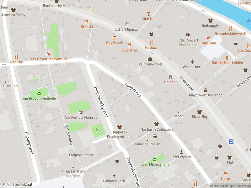 Ambulance met gepaste spoed naar de Berkendaalstraatje in Leiden