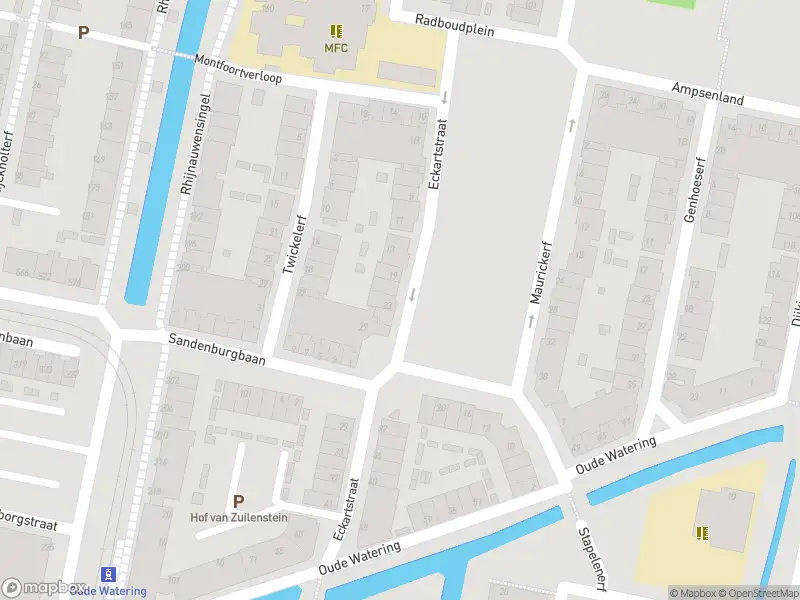 Ambulance met gepaste spoed naar de Eckartstraat in Rotterdam