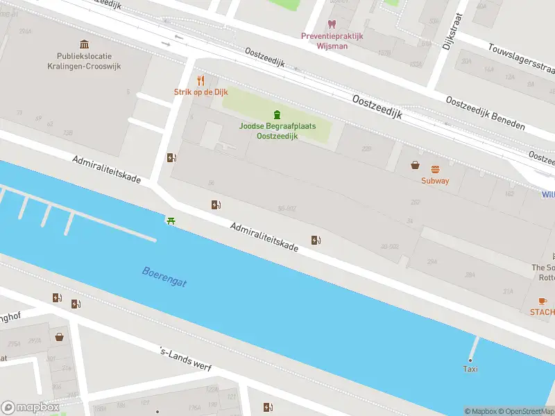 Ambulance met gepaste spoed naar de Admiraliteitskade in Rotterdam