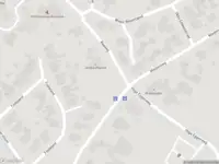 Brandweer met grote spoed naar de Torenstraat in Nes vanwege afgaan automatisch brandalarm