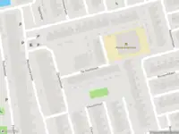 Ambulance met grote spoed naar de Zjoekowlaan in Delft